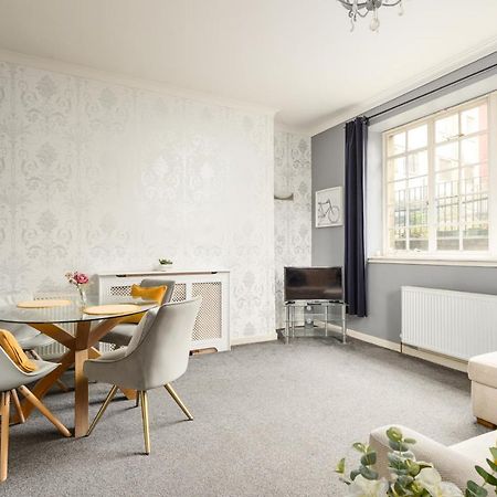 2 Bedroom Royal Mile Apartment Единбург Екстериор снимка