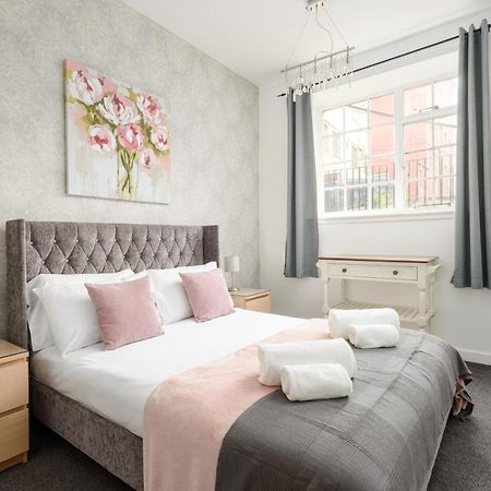 2 Bedroom Royal Mile Apartment Единбург Екстериор снимка