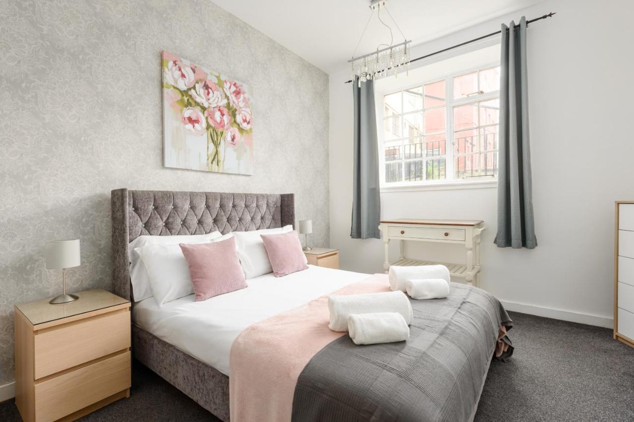 2 Bedroom Royal Mile Apartment Единбург Екстериор снимка